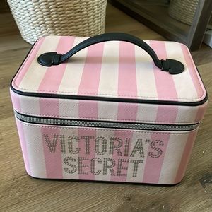 VICTORIA'S SECRET Signature Stripe Runway Vanity Case